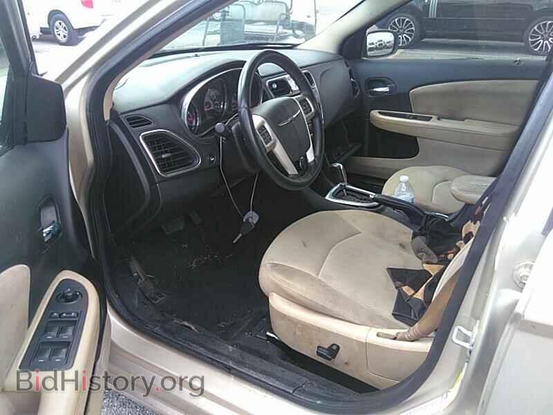 2014 Chrysler 200 - VIN: 1C3CCBBB5EN186289 - Фото 3