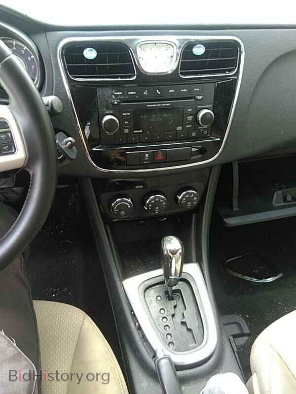 2014 Chrysler 200 - VIN: 1C3CCBBB5EN186289 - Фото 4