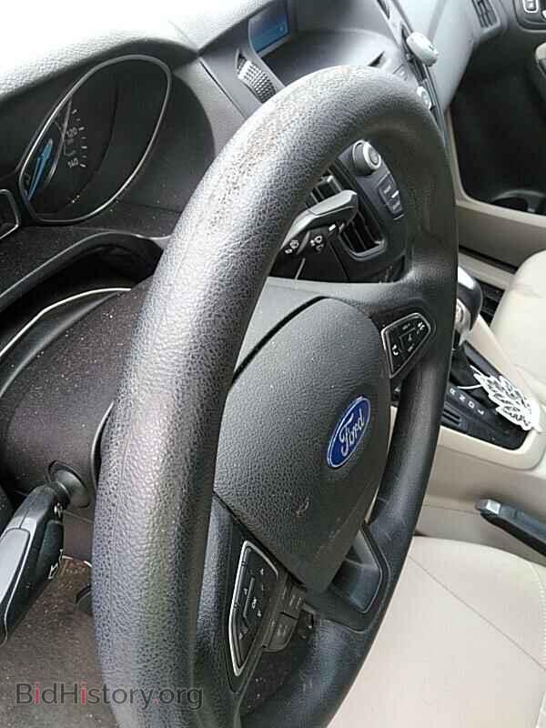 2015 Ford Focus - VIN: 1FADP3F23FL349996 - Фото 9