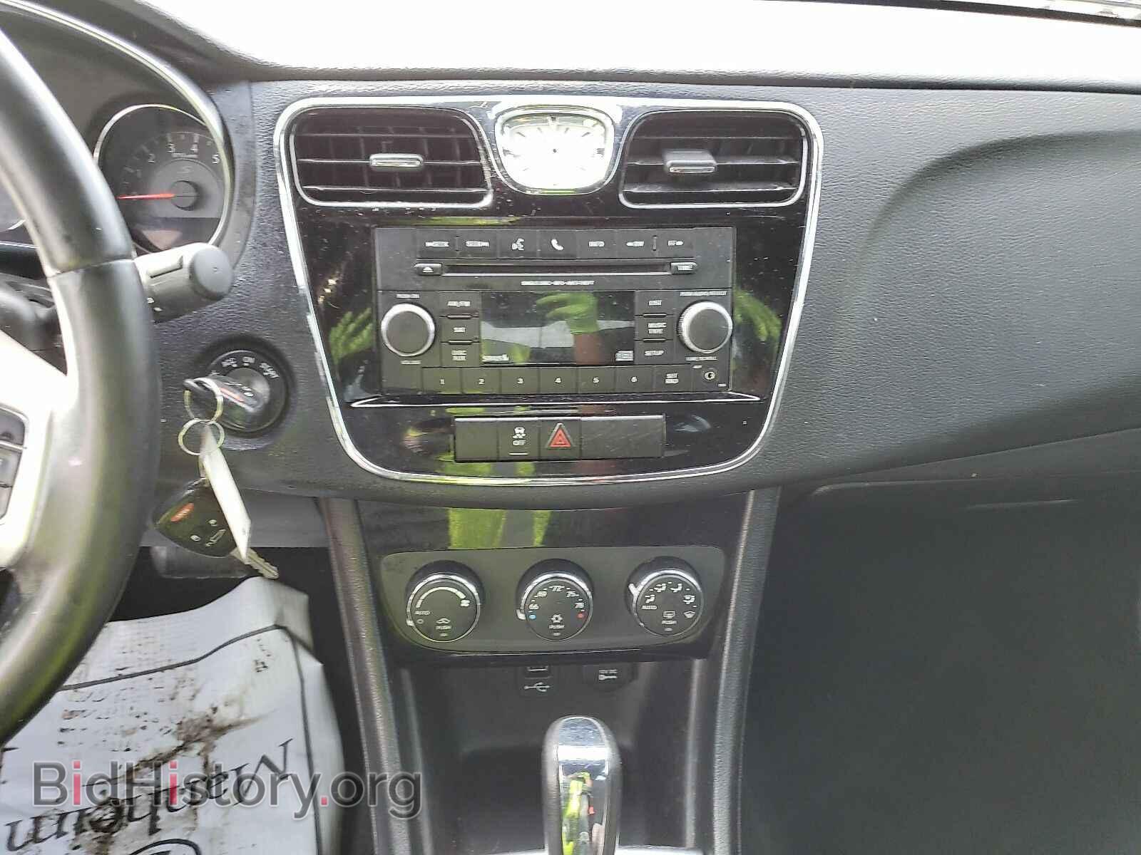 2012 Chrysler 200 - VIN: 1C3CCBBG8CN263729 - Photo 4