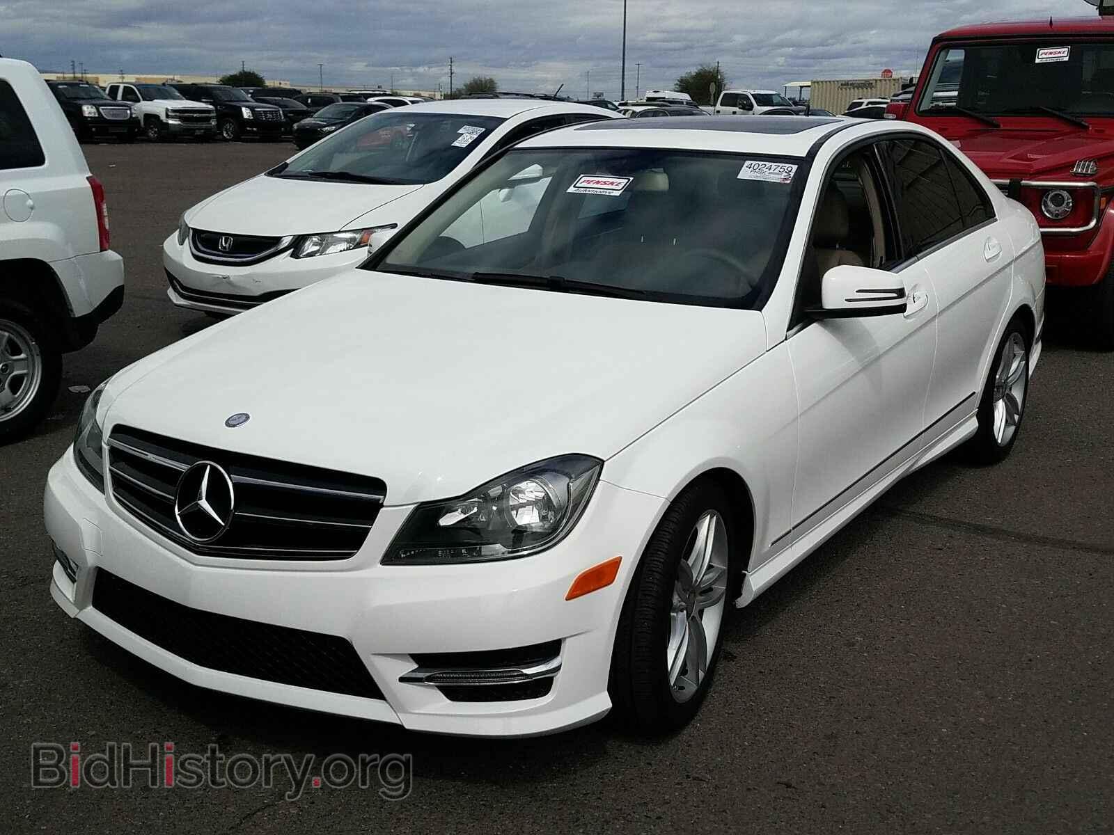 Photo WDDGF4HB9EA964646 - Mercedes-Benz C-Class 2014