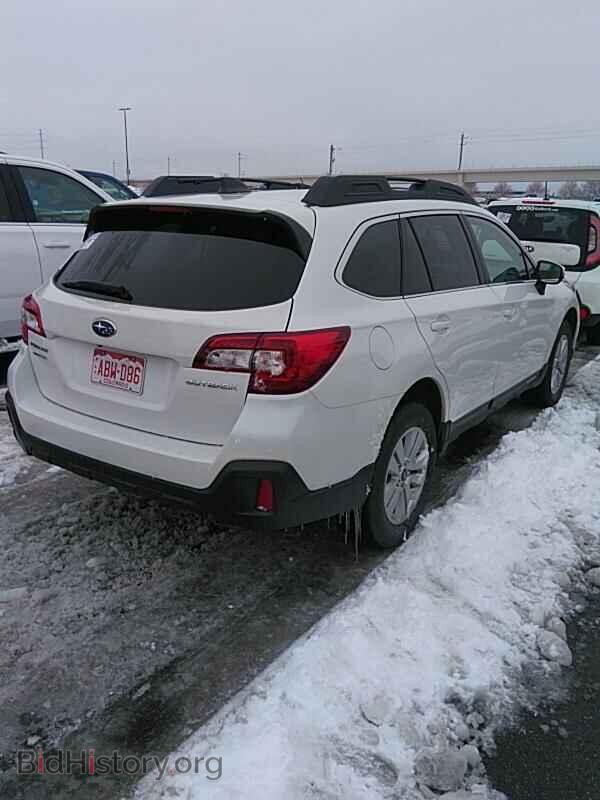 2019 Subaru Outback - VIN: 4S4BSAFC7K3377948 - Фото 2