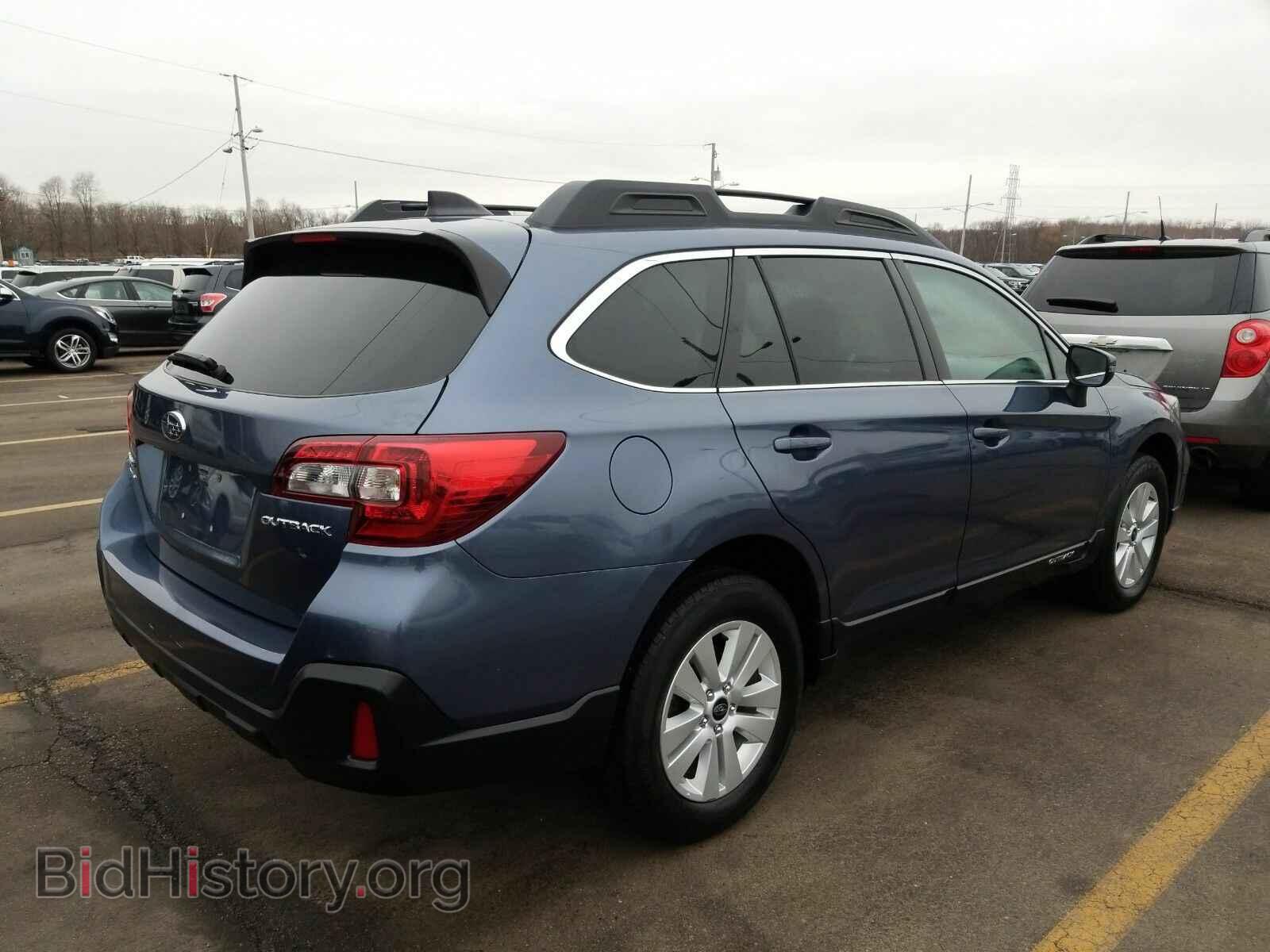 2018 Subaru Outback - VIN: 4S4BSAHC4J3360648 - Фото 2