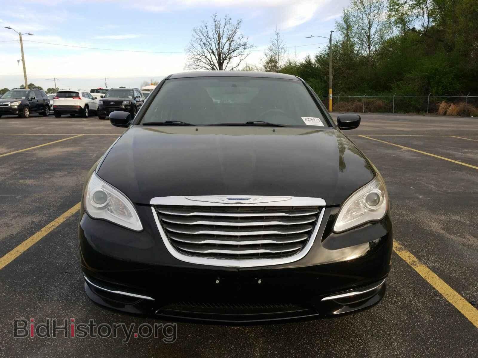 2014 Chrysler 200 - VIN: 1C3CCBAB4EN230980 - Фото 2