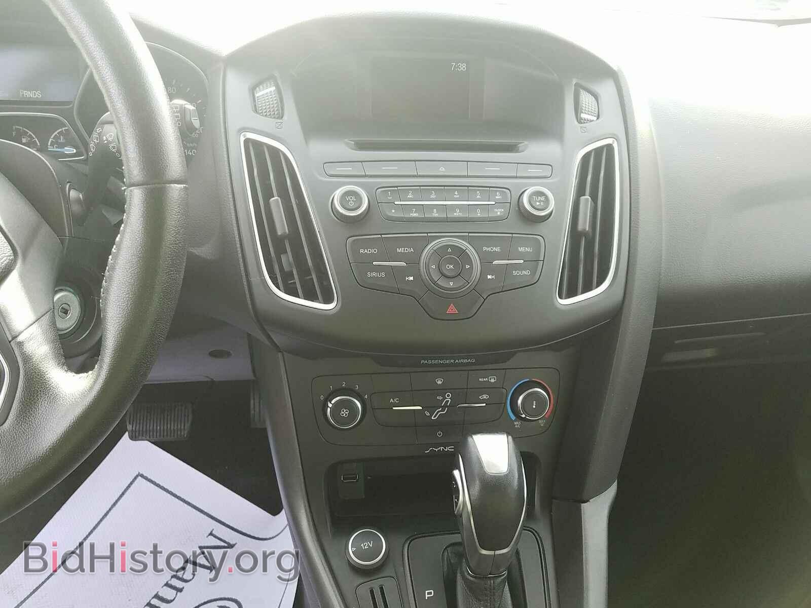 2016 Ford Focus - VIN: 1FADP3K28GL285896 - Photo 4