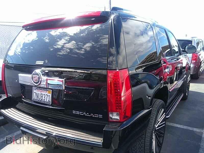 2011 Cadillac Escalade - VIN: 1GYS4AEF9BR248272 - Photo 2
