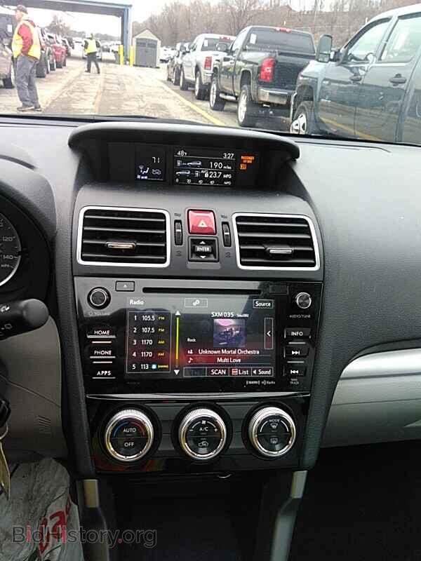 2017 Subaru Forester - VIN: JF2SJAEC8HH452811 - Фото 4