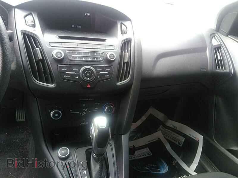2016 Ford Focus - VIN: 1FADP3F2XGL226620 - Photo 4