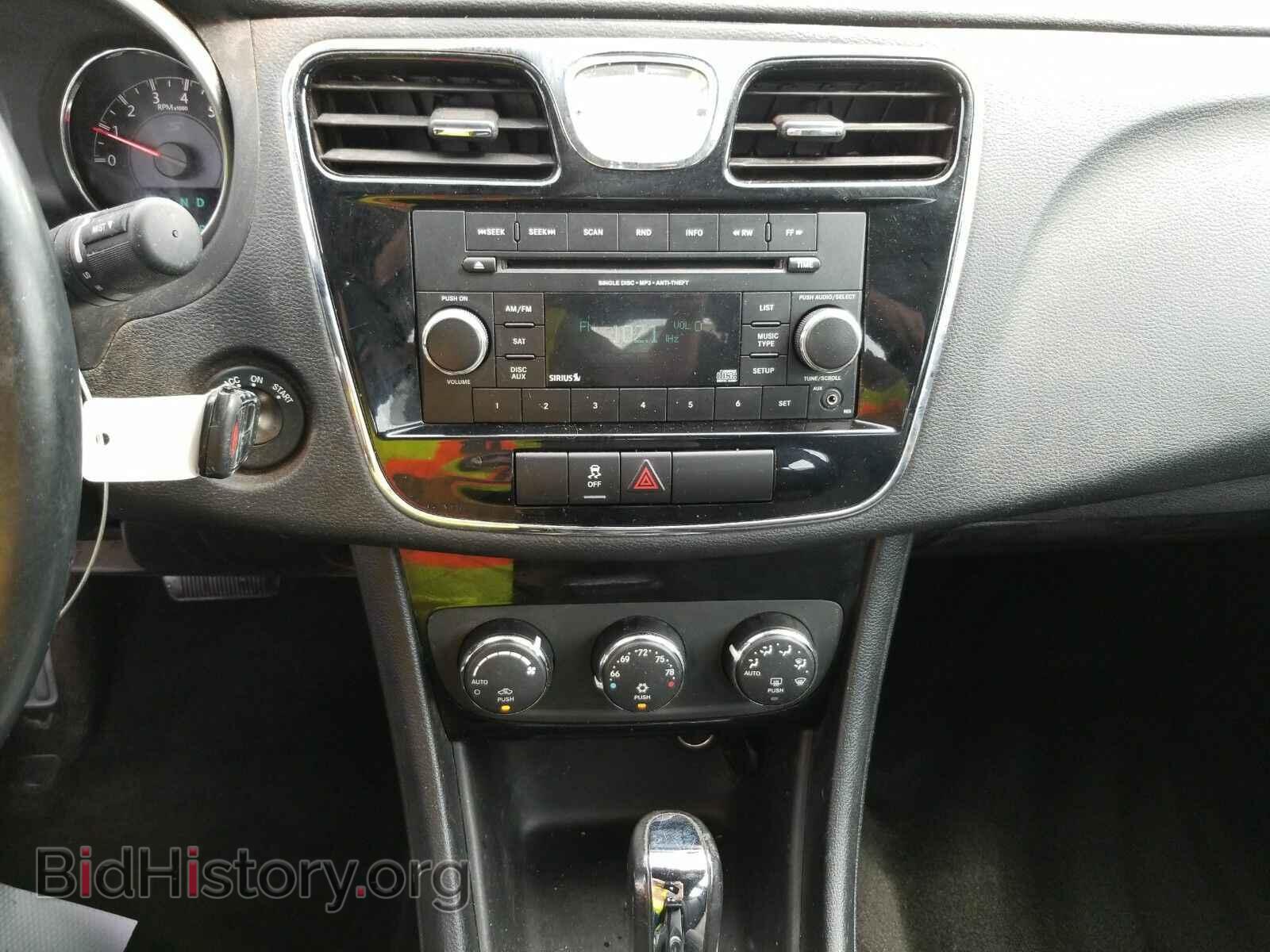 2014 Chrysler 200 - VIN: 1C3CCBBB3EN107539 - Фото 4