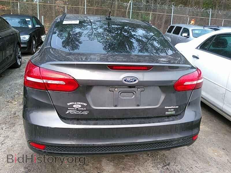 2018 Ford Focus - VIN: 1FADP3FEXJL200715 - Фото 7