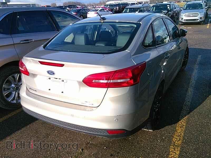 2016 Ford Focus - VIN: 1FADP3F22GL252029 - Photo 2
