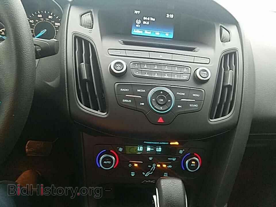 2017 Ford Focus - VIN: 1FADP3FE9HL283855 - Фото 4