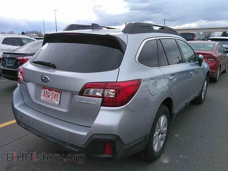 2019 Subaru Outback - VIN: 4S4BSAFC2K3377596 - Фото 2