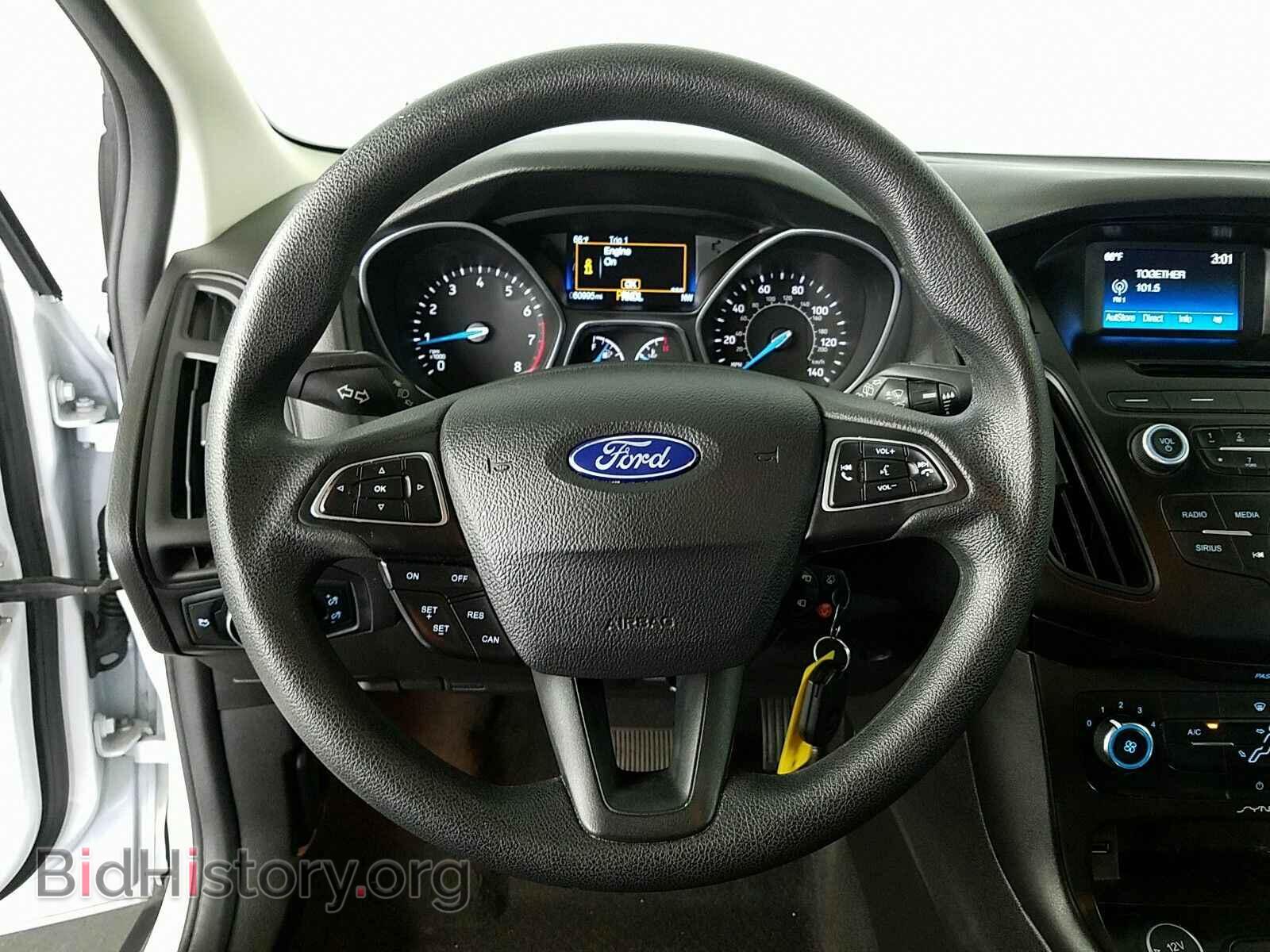 2016 Ford Focus - VIN: 1FADP3K25GL405783 - Photo 10