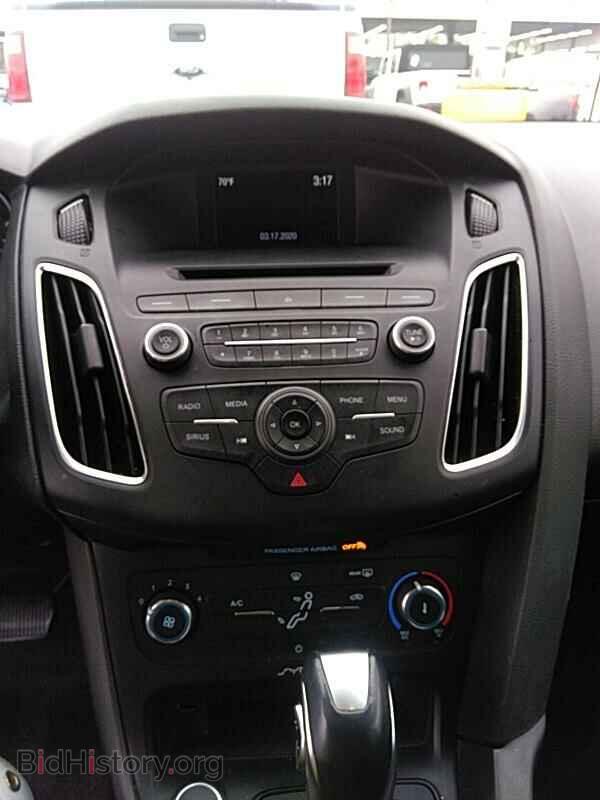 2016 Ford Focus - VIN: 1FADP3F22GL307952 - Фото 4