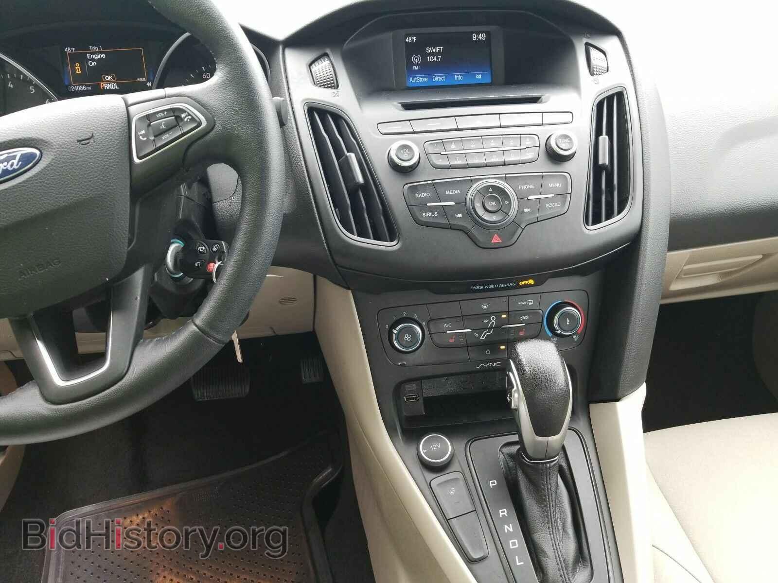 2017 Ford Focus - VIN: 1FADP3F29HL240445 - Фото 4