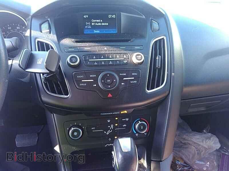 2016 Ford Focus - VIN: 1FADP3F20GL369771 - Photo 4