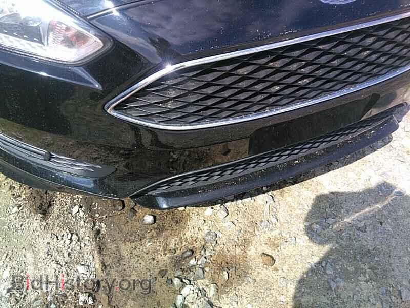 2016 Ford Focus - VIN: 1FADP3F20GL241076 - Photo 10