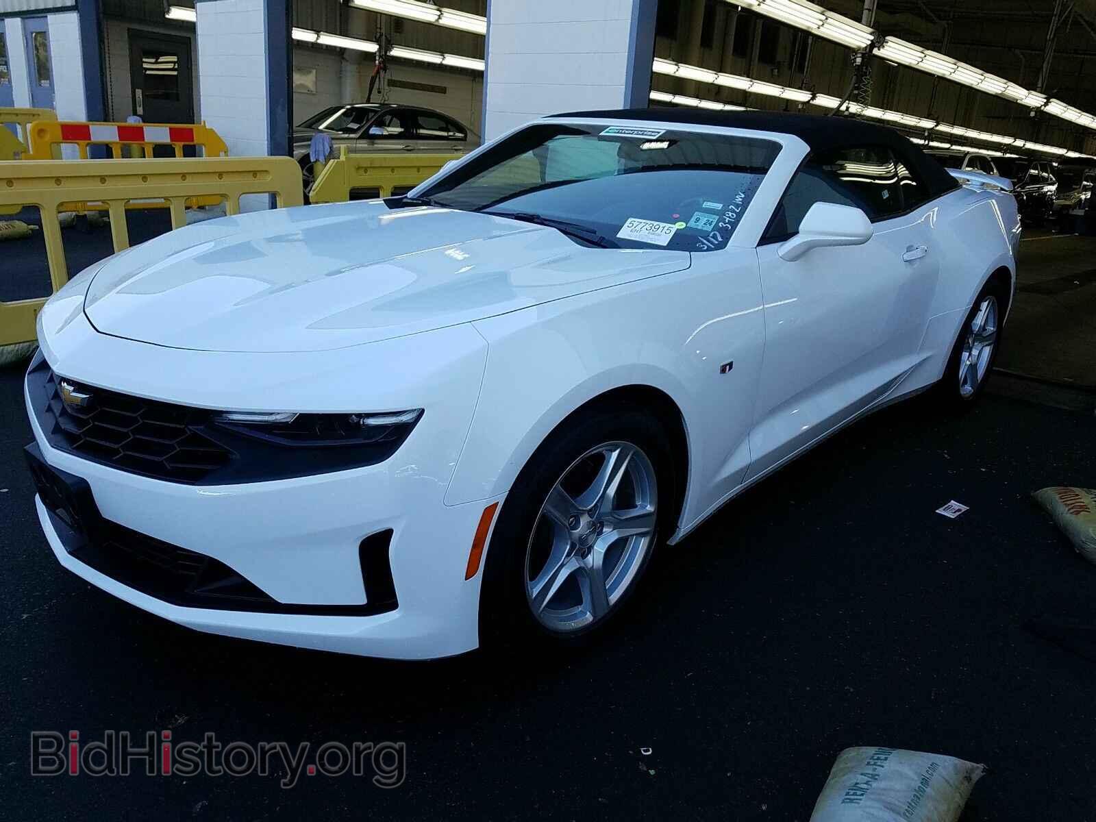 Photo 1G1FB3DS7L0103950 - Chevrolet Camaro 2020