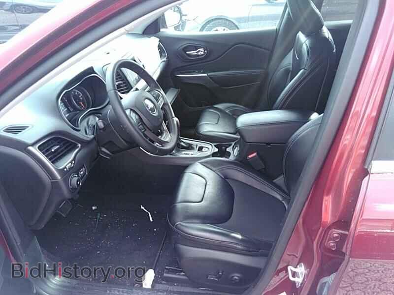 2019 Jeep Cherokee - VIN: 1C4PJLLB1KD307862 - Фото 3