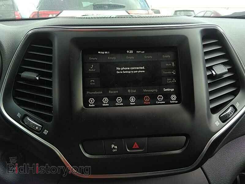 2019 Jeep Cherokee - VIN: 1C4PJLLB1KD307862 - Фото 4