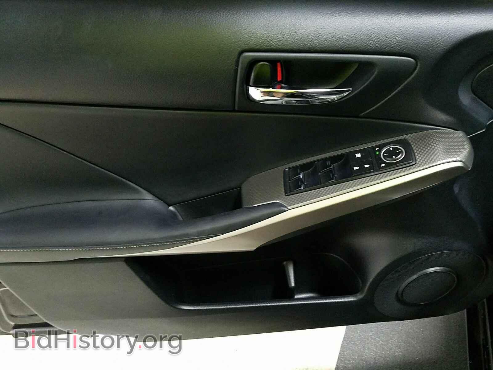2016 Lexus IS 200t - VIN: JTHBA1D25G5026676 - Фото 9