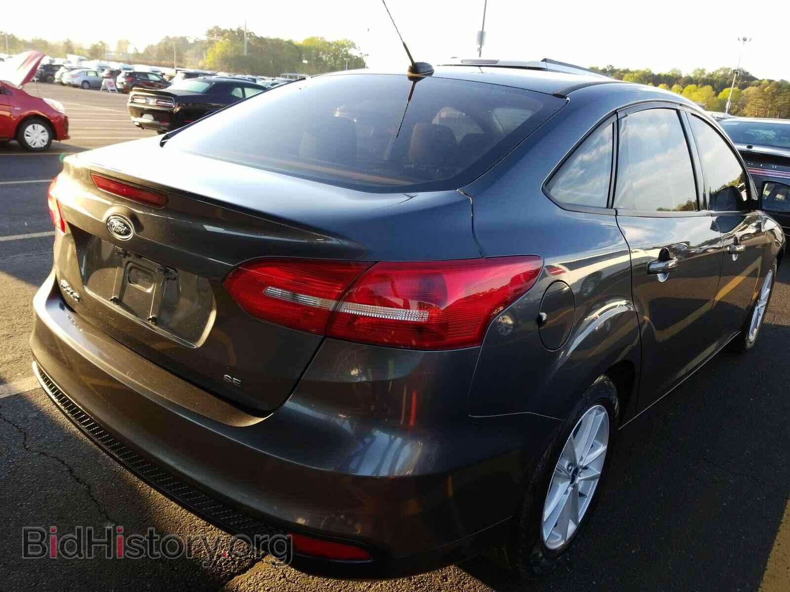 2018 Ford Focus - VIN: 1FADP3F27JL226517 - Фото 2