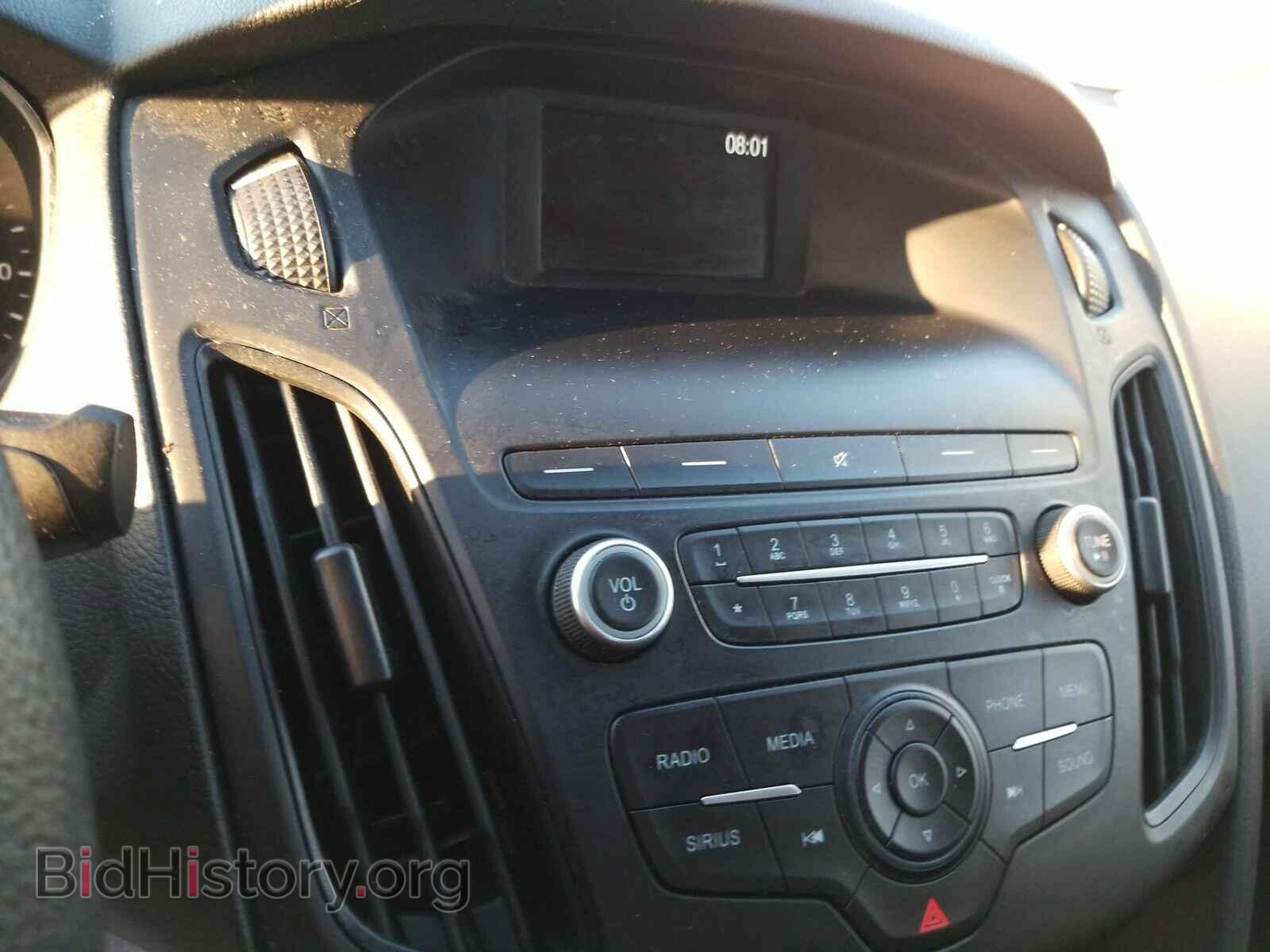 2018 Ford Focus - VIN: 1FADP3F27JL226517 - Фото 4