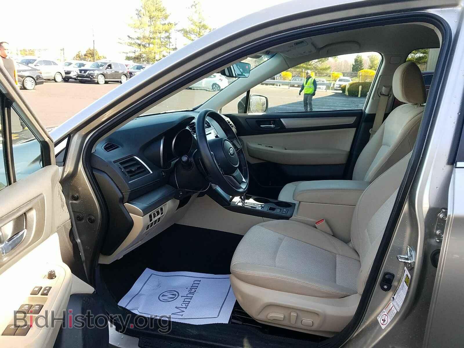 2018 Subaru Outback - VIN: 4S4BSAFC9J3356968 - Фото 3