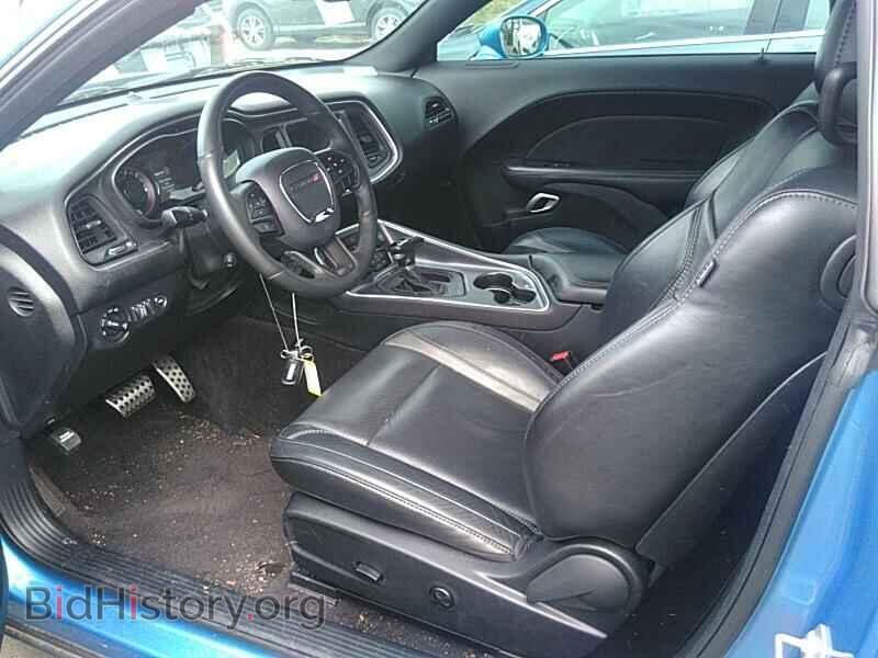 2018 Dodge Challenger - VIN: 2C3CDZBT8JH305454 - Фото 3