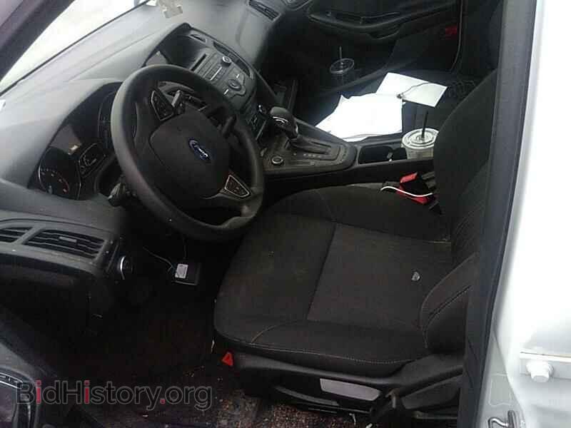 2017 Ford Focus - VIN: 1FADP3E2XHL274654 - Фото 3