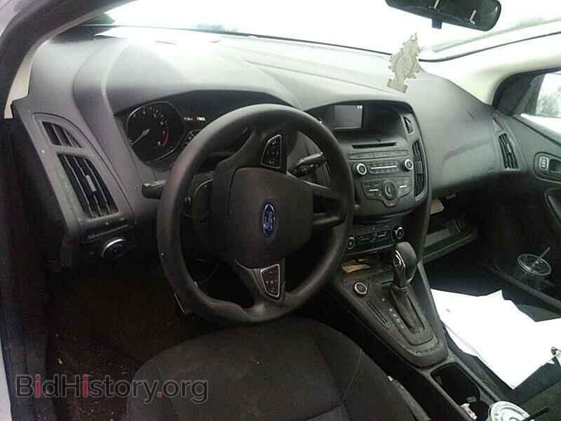 2017 Ford Focus - VIN: 1FADP3E2XHL274654 - Фото 4