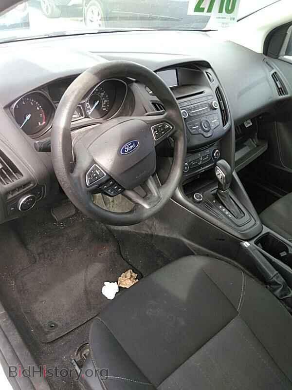 2017 Ford Focus - VIN: 1FADP3F24HL235993 - Фото 3
