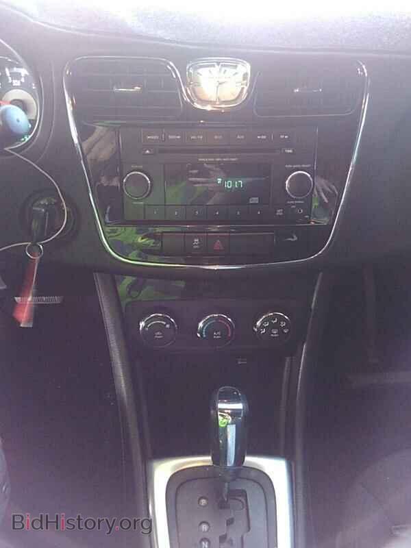 2014 Chrysler 200 - VIN: 1C3CCBAB7EN205216 - Фото 4