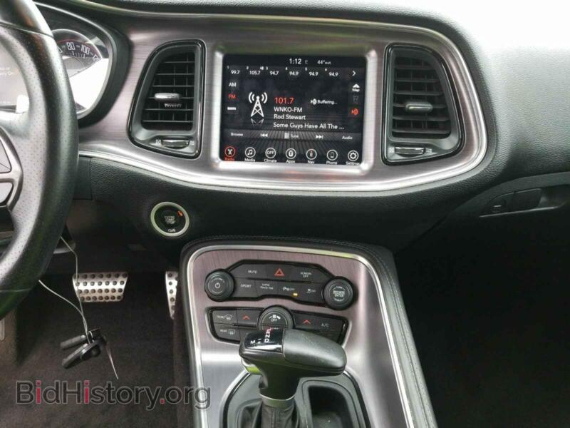 2017 Dodge CHALLENGER (VIN 2C3CDZBT7HH554256) — photo 4 of 9
