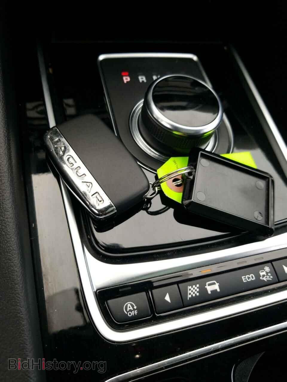 2019 Jaguar F-PACE - VIN: SADCM2FV9KA392963 - Photo 8