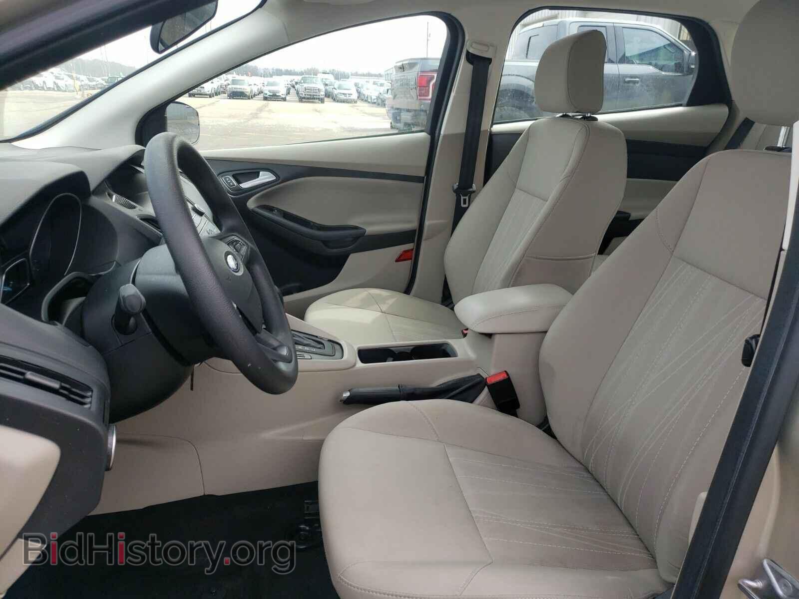 2017 Ford Focus - VIN: 1FADP3F21HL291275 - Фото 3