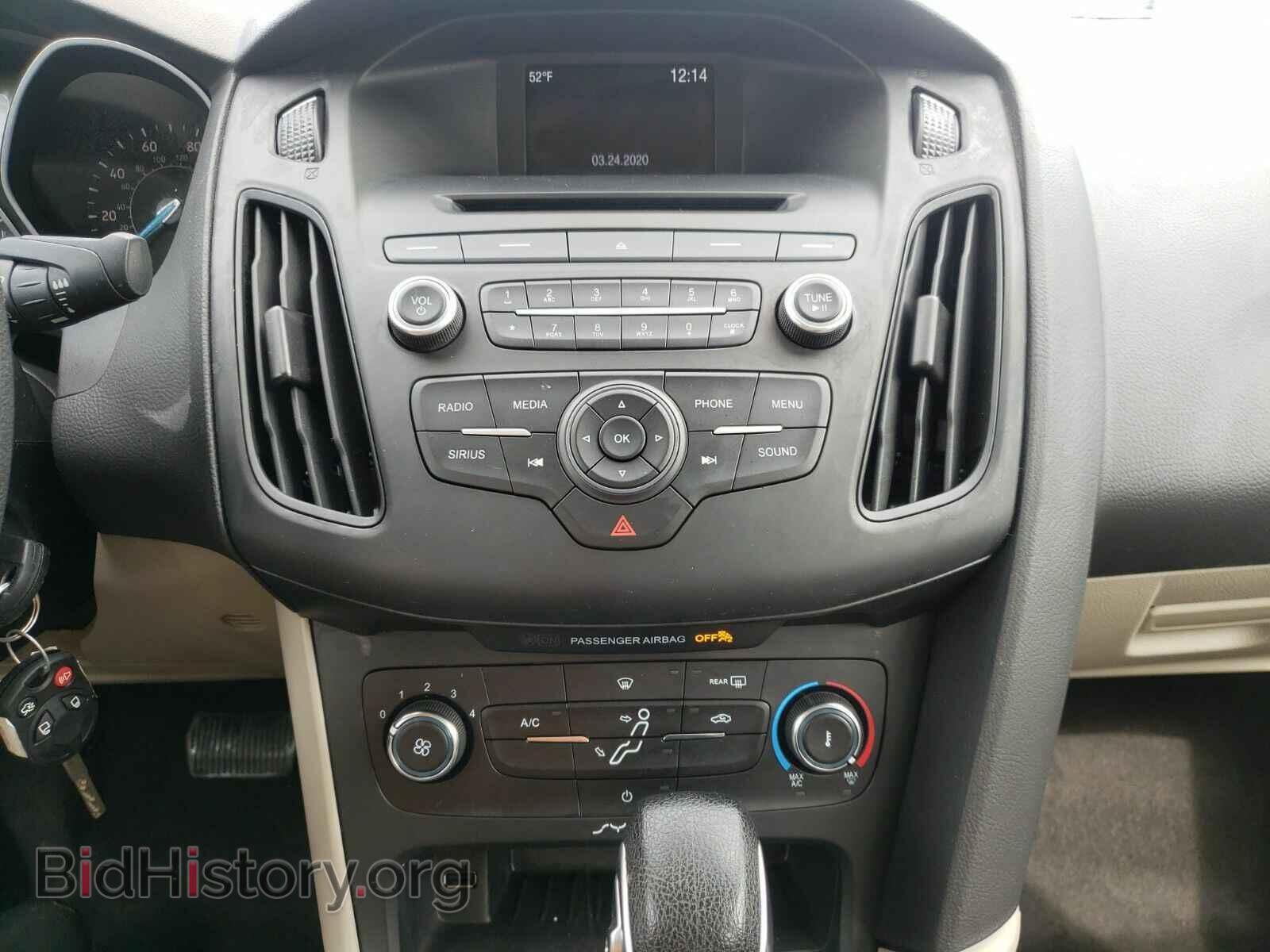2017 Ford Focus - VIN: 1FADP3F21HL291275 - Фото 4
