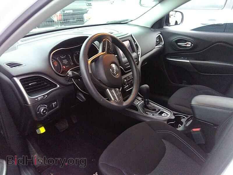 2019 Jeep Cherokee - VIN: 1C4PJLCB7KD203585 - Фото 3