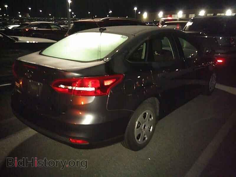 2017 Ford Focus - VIN: 1FADP3E24HL200758 - Фото 2
