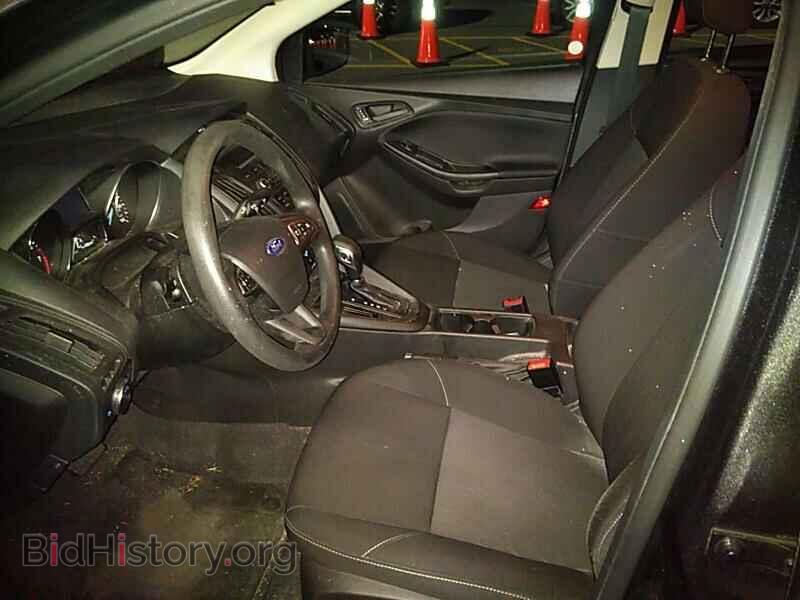 2017 Ford Focus - VIN: 1FADP3E24HL200758 - Фото 3