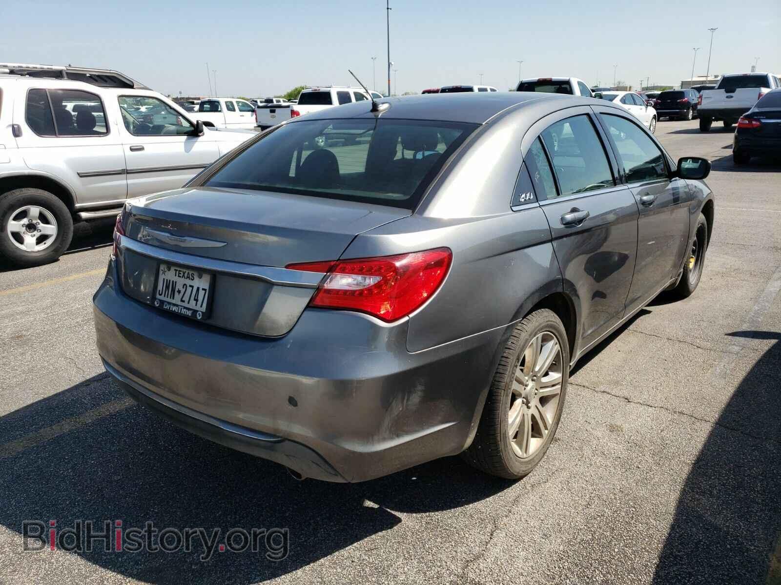 2011 Chrysler 200 - VIN: 1C3BC1FG3BN614464 - Фото 2