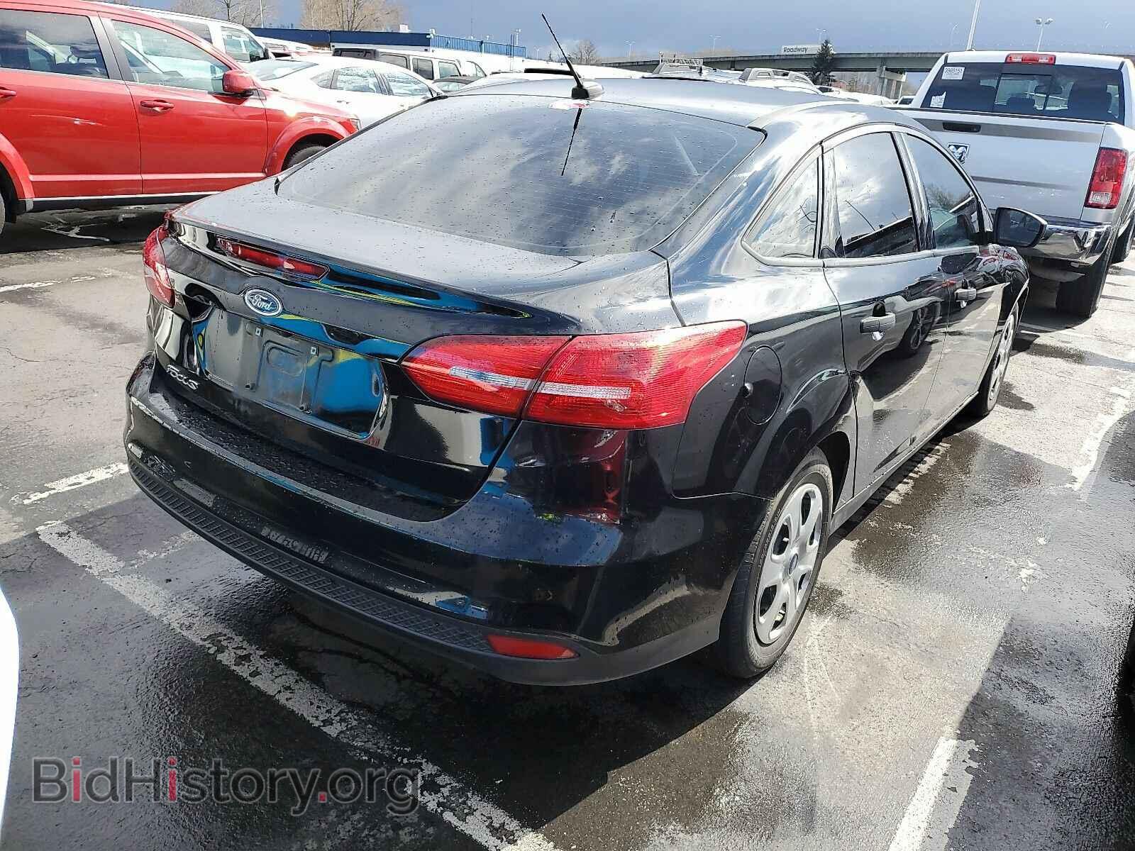 2016 Ford Focus - VIN: 1FADP3E27GL344593 - Фото 2