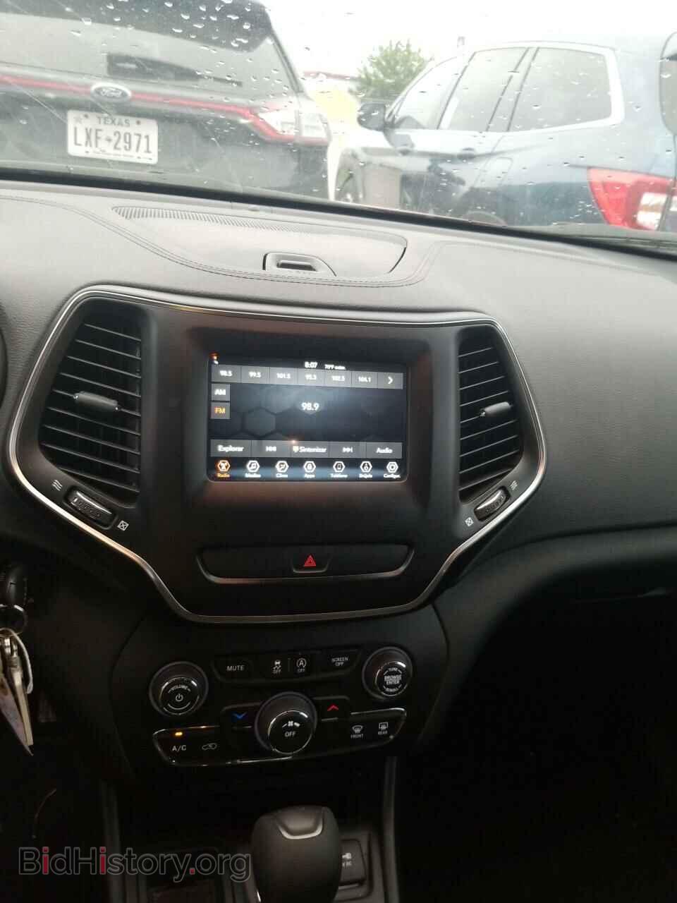 2019 Jeep Cherokee - VIN: 1C4PJLCB1KD340084 - Фото 4