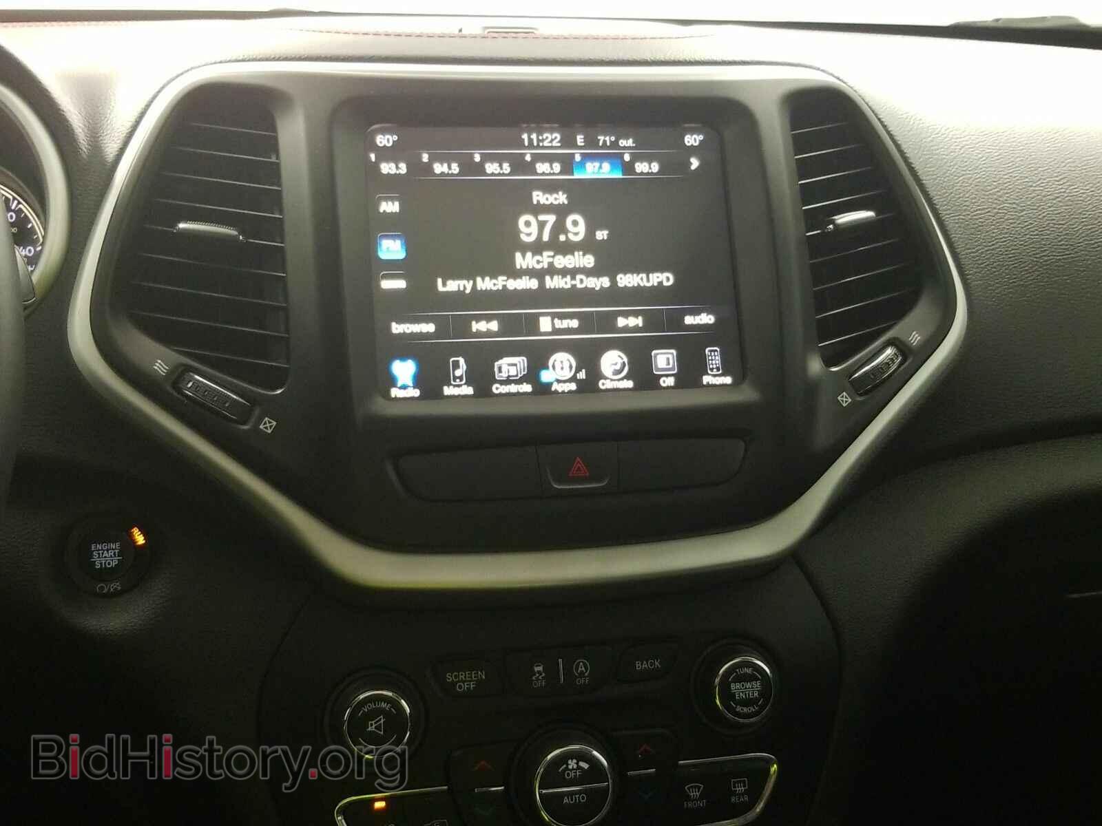 2017 Jeep Cherokee - VIN: 1C4PJMBS0HW565665 - Фото 11