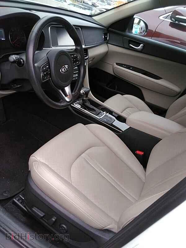 2017 Kia Optima - VIN: 5XXGU4L37HG131663 - Photo 3