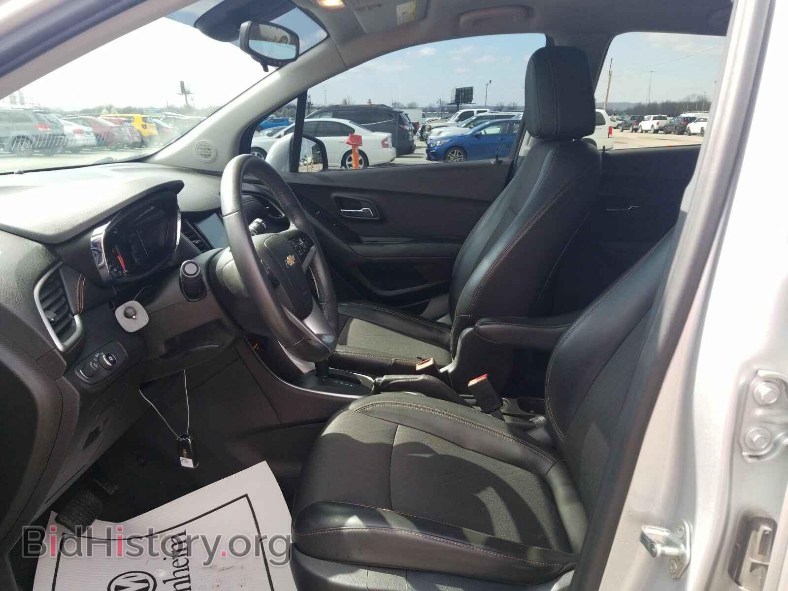 2017 Chevrolet Trax - VIN: 3GNCJPSB6HL209900 - Фото 3