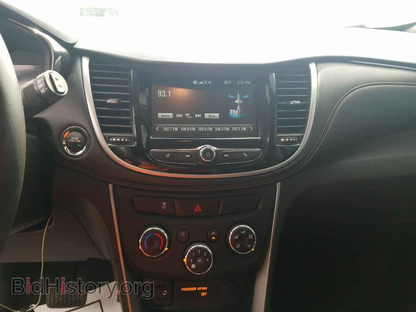 2017 Chevrolet Trax - VIN: 3GNCJPSB6HL209900 - Фото 4