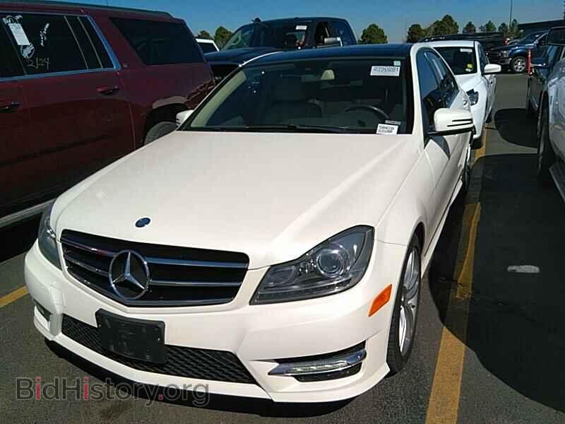 Photo WDDGF8AB0EA940155 - Mercedes-Benz C-Class 2014