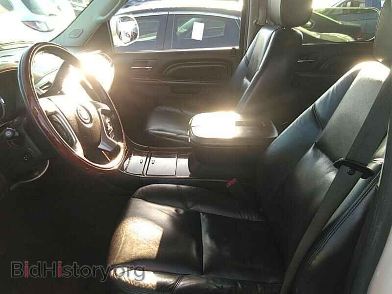 2011 Cadillac Escalade - VIN: 1GYS3BEF4BR201420 - Фото 3